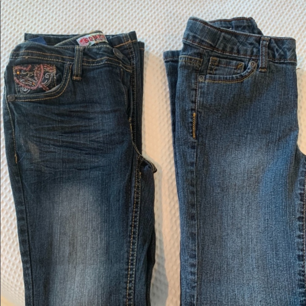 Girls pants. Size 10. 02 pairs of jeans